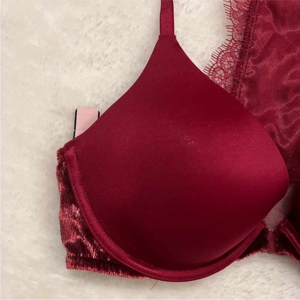 Victoria’s Secret - Picture 2 of 8